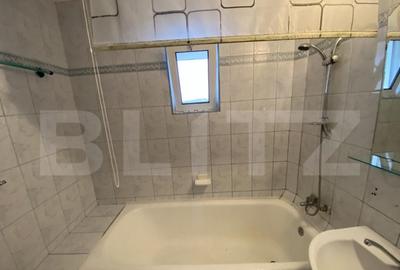 Apartament de 3 camere in suprafata de 54 mp, zona Bradet - 12