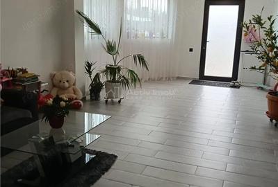 Casă cu 7 camere cu Teren 1100 Mp în Popești - 11