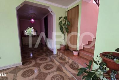 Casă cu 4 camere cu Teren 159 Mp în Roșia - 8