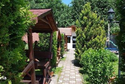 Casă cu 10 camere cu Teren 1292 Mp în Moieciu - 1