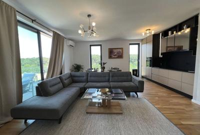 Apartament cu 4 camere decomandat, mobilat în Băneasa