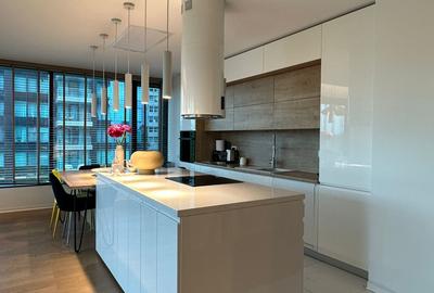 Apartament cu 4 camere semidecomandat în Floreasca