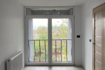 Apartament cu 3 camere semidecomandat, mobilat în Ghiroda