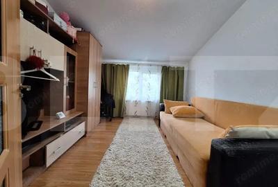 Apartament de vanzare, cu 2 camere decomandat, mobilat, zona Spitalul Judetean