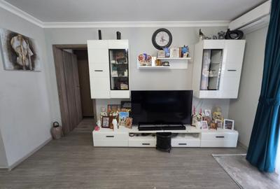 Apartament cu 3 camere semidecomandat, mobilat în 1 Decembrie 1918 - 18