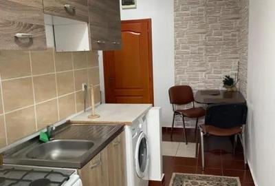 Garsonieră decomandată în Central - 1