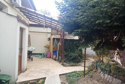 Apartament la casa la curte comuna , Centru, Str. Jokai Mor - 6