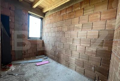 Casă cu 4 camere cu Teren 555 Mp în Cetate - 9