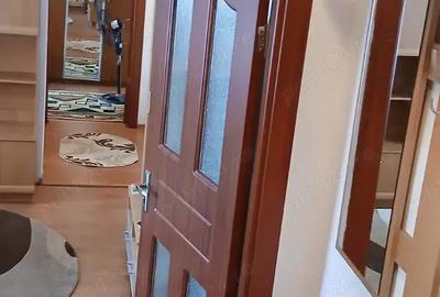 Vand apartament 2 camere, semidecomandat, etaj 2 - 6