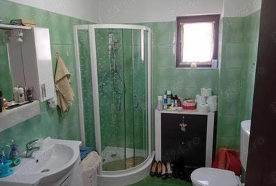 Casă cu 6 camere în Sărata