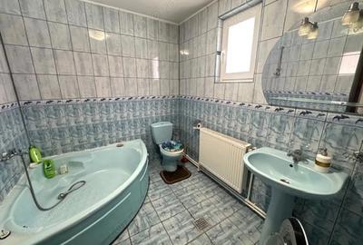 Casă cu 6 camere cu Teren 1250 Mp în Central - 7