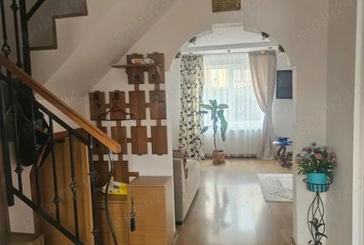 Se vinde casa duplex in sfintu ilie