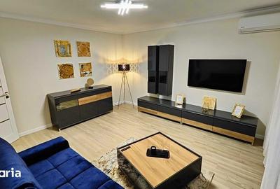 Apartament cu 2 camere decomandat în Romanilor