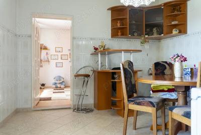 Casă cu 6 camere cu Teren 420 Mp în Central