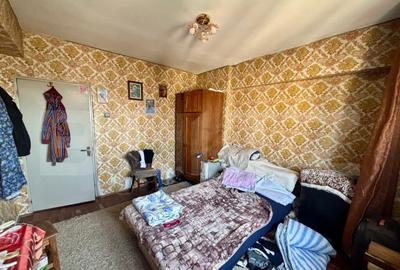 Apartament decomandat, 3 camere, 79mp, zona Pia?a Mare - 1