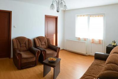 Apartament cu 3 camere semidecomandat în IAR - 6
