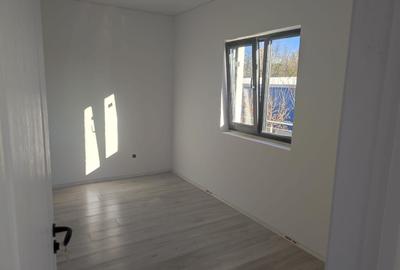 Casă individuală cu 4 camere cu Canalizare în Pantelimon - 2