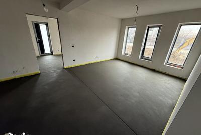 Casă cu 4 camere cu Teren 300 Mp în Central - 2
