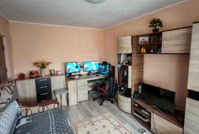 Garsonieră decomandată în Palas - 3