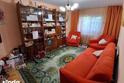 Apartament cu 3 camere decomandat, mobilat în Canta - 12