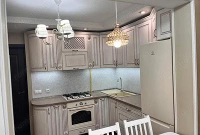 Inchiriem apartament de 3 camere zona 1 Decembrie - 5