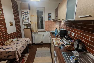 Apartament cu 2 camere semidecomandat în Calea Moroieni - 1