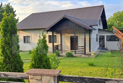 Casa mobilata- utilata, 300 mp, zona Zvoristea