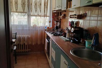 Apartament cu 3 camere semidecomandat în Veteranilor - 4