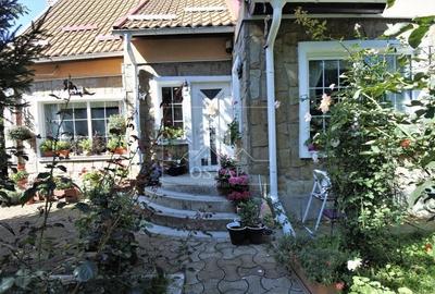 Calea Moldovei - vila deosebita - teren 3.000 mp + anexa-casa de locuit - 1