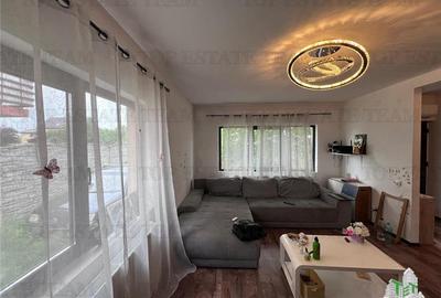 Casa cuplata.curte individuala generoasa, cu 3 camere,2 bai, P+1E+Pod, cu toate - 7