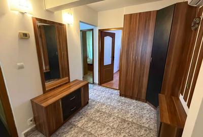 Apartament cu 3 camere în Micro 17 - 2