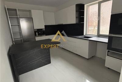 Casă cu Teren 2100 Mp în Central - 3