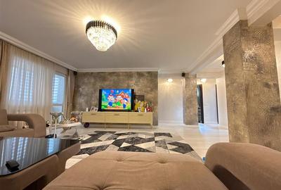 Apartament cu 4 camere decomandat în Central - 3