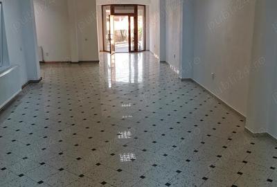 Spațiu comercial, de 96 mp, în Central - 3