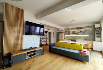 Apartament cu 4 camere decomandat în Central