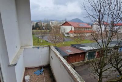 Apartament cu 2 camere semidecomandat în Central - 1