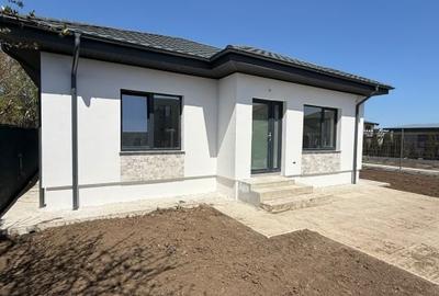 Casă individuală cu 4 camere cu Teren 400 Mp în Cumpăna - 1