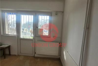 Apartament cu 4 camere semidecomandat în Casa de Cultură - 3