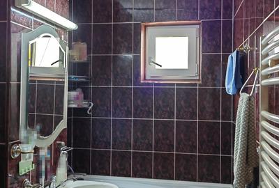 Apartament de vanzare, cu 3 camere,etaj 8 din 10 ,decomandat,zona Fortuna - 8