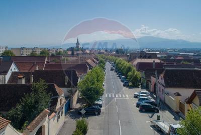 Casă individuală cu 9 camere cu Canalizare în Central - 12