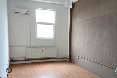 Închiriere birou 40 mp/ 24 mp- TRC Park Oradea Vest - 1