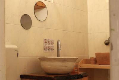 Spațiu comercial, de 28 mp, în Cetatea - 4