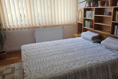 Apartament cu 3 camere decomandat în Micro 4 - 8