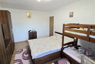Apartament cu 3 camere semidecomandat, mobilat în Km 4-5 - 10