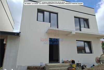 Casă cu 4 camere cu Teren 260 Mp în Podu Roș - 9