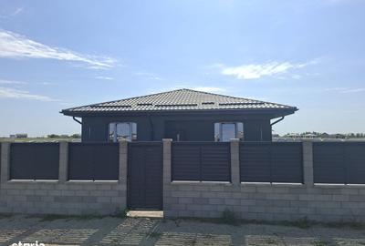 Casă cu 4 camere în Berceni