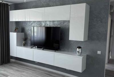 Apartament cu 3 camere decomandat în Rovine
