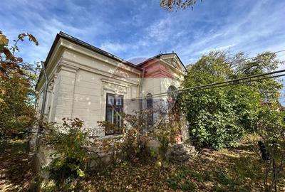 Casă individuală cu 7 camere cu Teren 1064 Mp în Ana Ipătescu