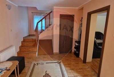 Casă individuală cu 3 camere cu Canalizare în Tache - 3