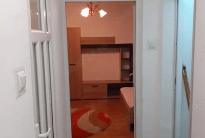 Garsonieră decomandată în Sud